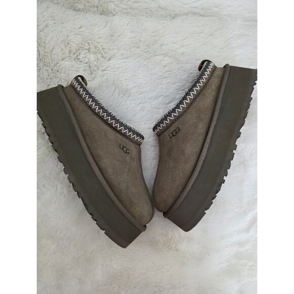 UGG Shoes - UGG Tazz Platform Slippers Hickory Brown Suede Women’s Size 7 New